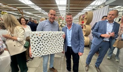 Tom-van-Lier-biedt-cadeau-aan-160625-2